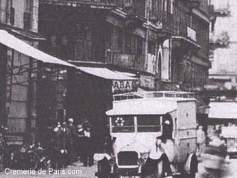 Cremerie de Paris, Tabac des Halles et Magasin de Fruits en 1925