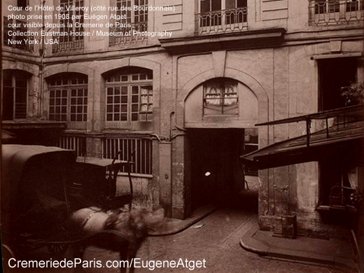 Portail Hotel de Villeroy côte cour, photo par Eugene Atget