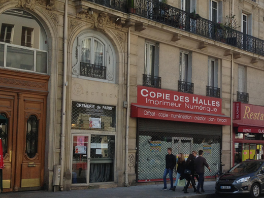 la premiere vitrine Shopping for Happiness  la petite Cremerie de Paris