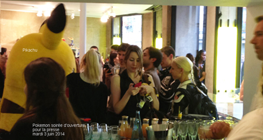cocktail d'inauguration avec Pikachu et Adrien Bisseliches, coorganisateur de l'exposition