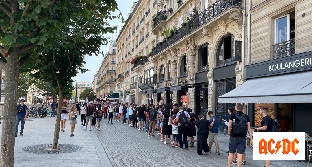 Pop Up Store AC DC file d'attente