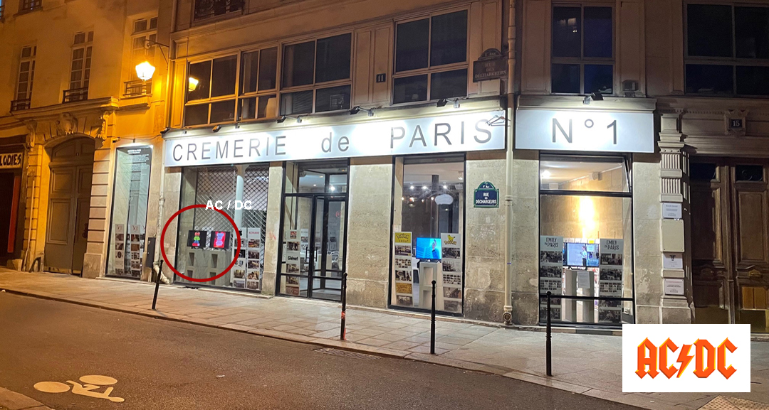 vitrines du Pop Up Store Museum annoncent AC / DC