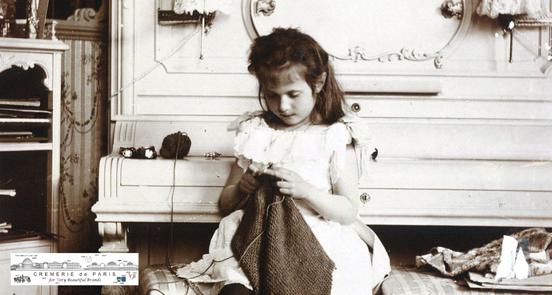 Anastasia knitting around 1908
