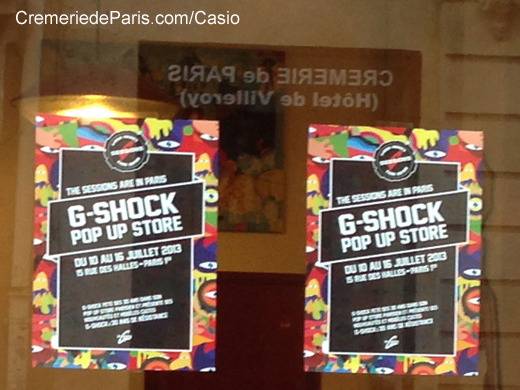 Affiche G Shock et la Cremerie de Paris dans les reflets de la vitrine de Gladines