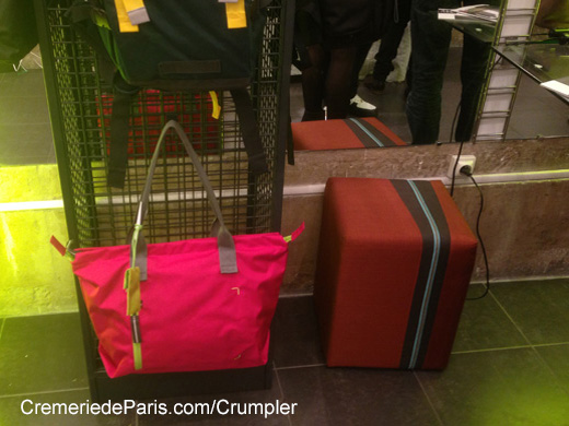 Crumpler Bags dans a petite Cremerie de Paris
