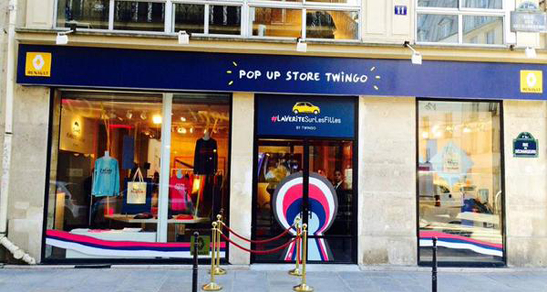 Une Twingo dans la Cremerie de Paris avec l'artiste video Worldscott