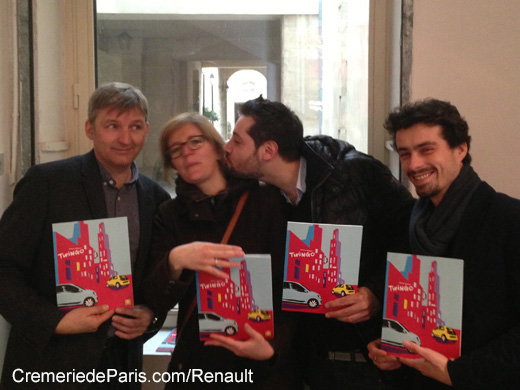 Pascal Gaveriaux, Alix Calonne, Yaniv Abittan et Jacques Marie André organisant le Renault Twingo Pop Up Store