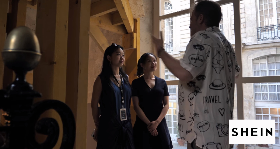 Créatrices de Shein à l'escalier de Chanel dans la cour royal de l'hôtel de Villeroy