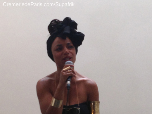 Laetitia Dana chante à Cremerie de Paris