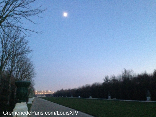 La lune et le park de Versailles