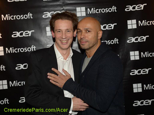 Fabrice Massin, directeur marketing de Acer et l'acteur Eric Judor