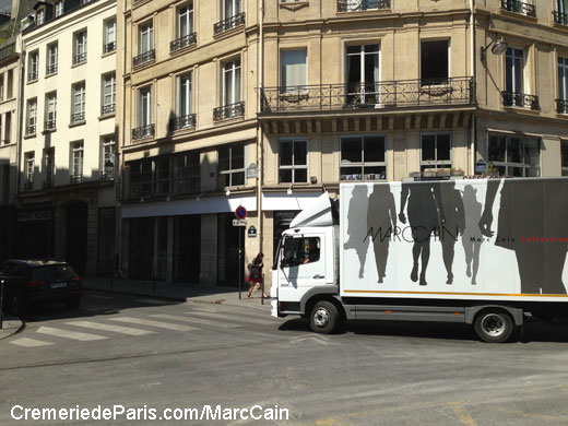 la camion Marc Cain devant la Cremerie de Paris