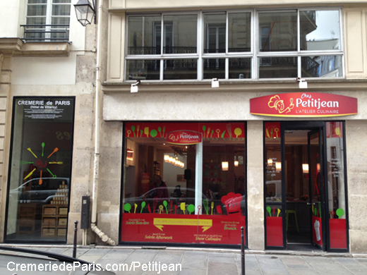 Facade du Petitjean Pop Up Store dans la Cremerie de Paris