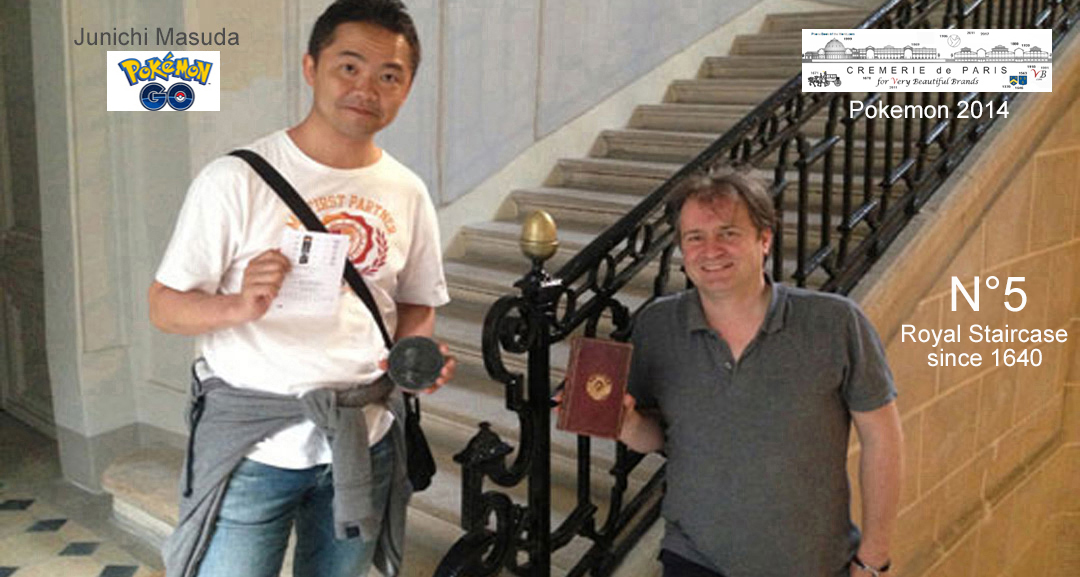 Junichi Masuda, co-inventeur des Pokemon et Ben Solms de la  Cremerie de Paris dans le légendaire escalier d'honneur de l'Hotel de Villeroy